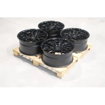 Set of CVR1 22x9,5 ET35 + 22x10,5 ET38 5x112 Gloss Black