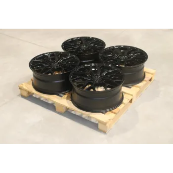 Set of CVR1 21x9 ET40 5x114,3 Gloss Black