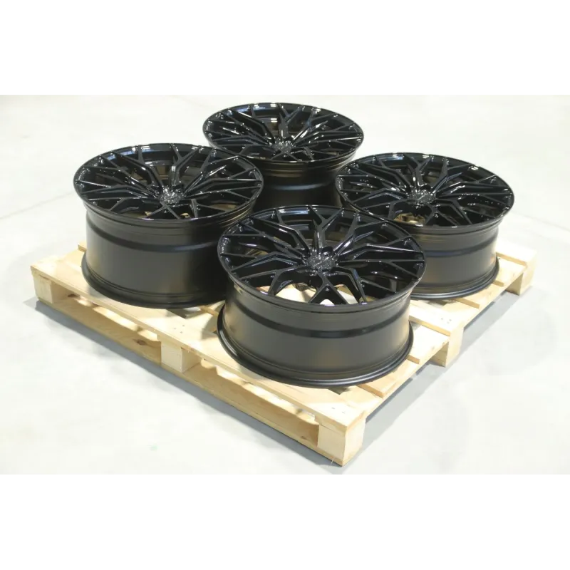 Set of CVR1 21x9 ET30 + 21x10,5 ET35 5x112 Gloss Black