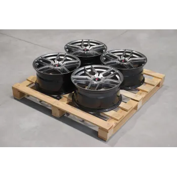 Set of JR25 18x8,5 ET20 5x120 Hyper Black